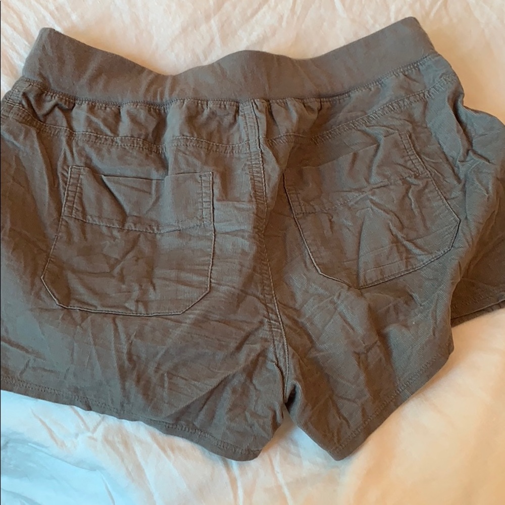 Drawstring shorts - Picture 2 of 3